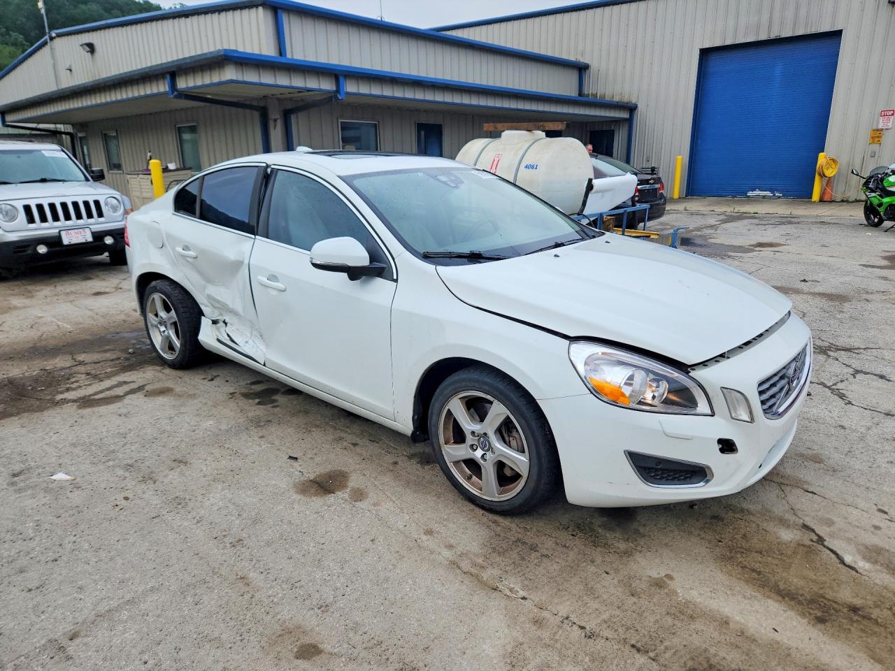2013 VOLVO S60