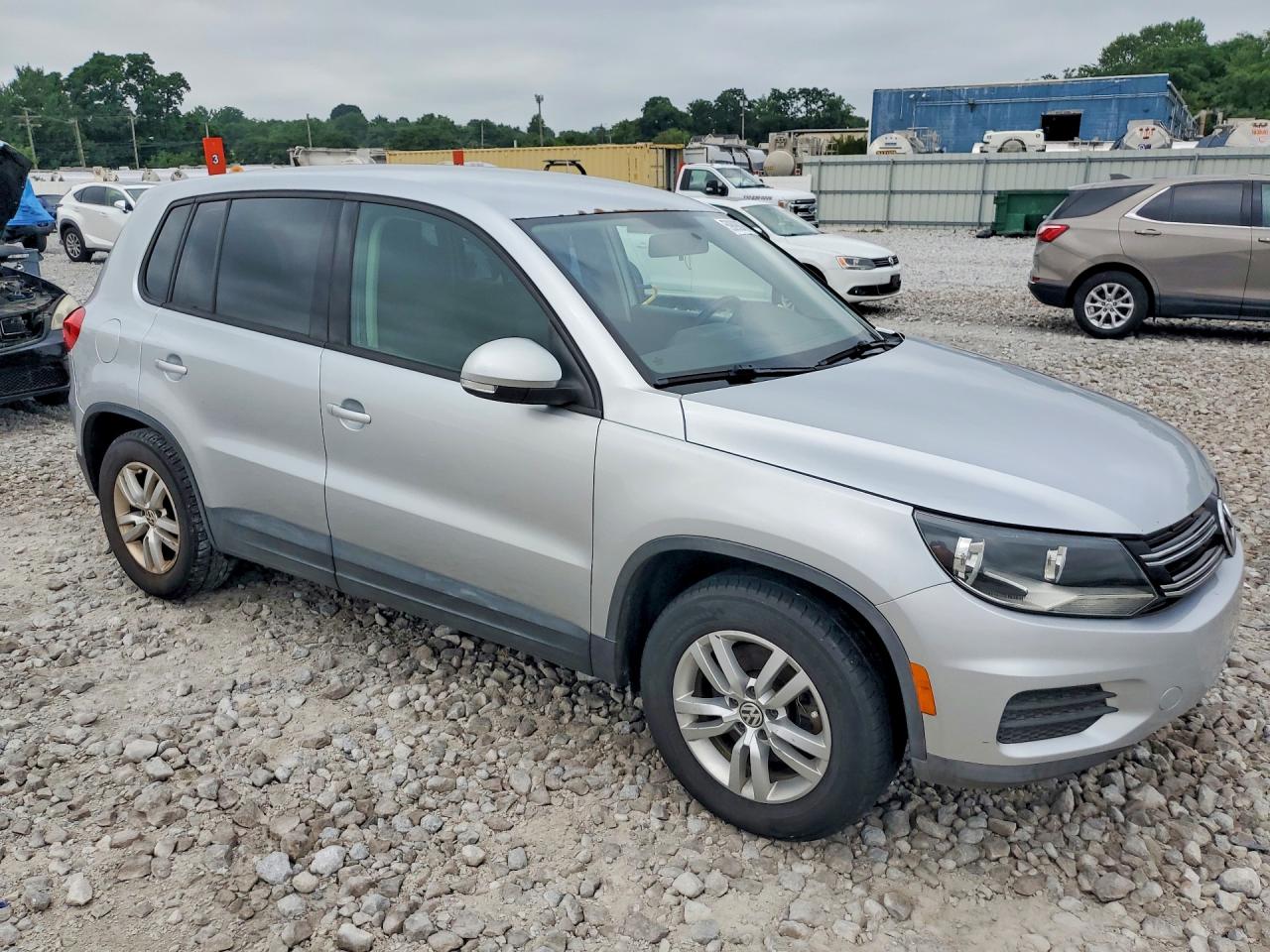 2012 VOLKSWAGEN TIGUAN