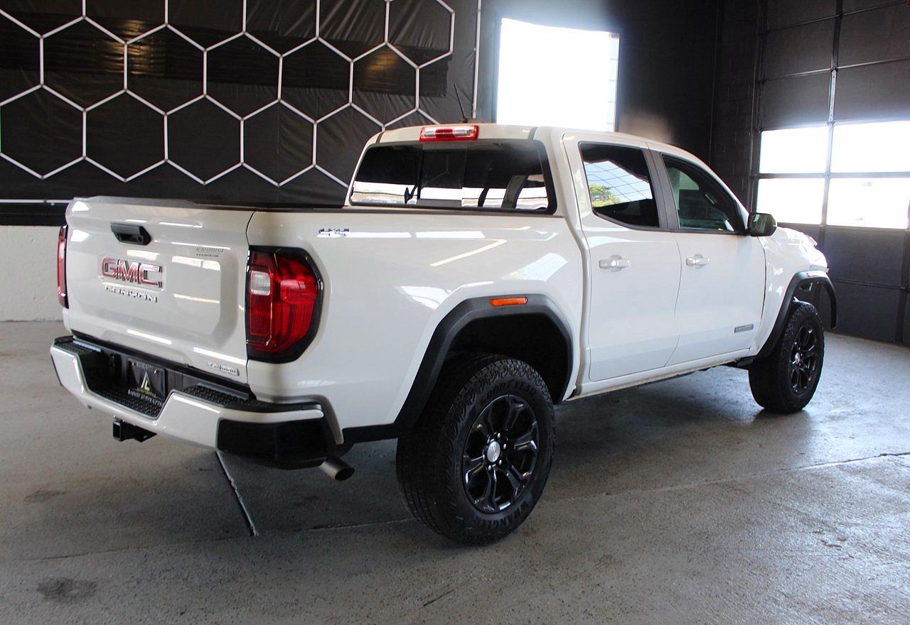 2024 GMC CANYON