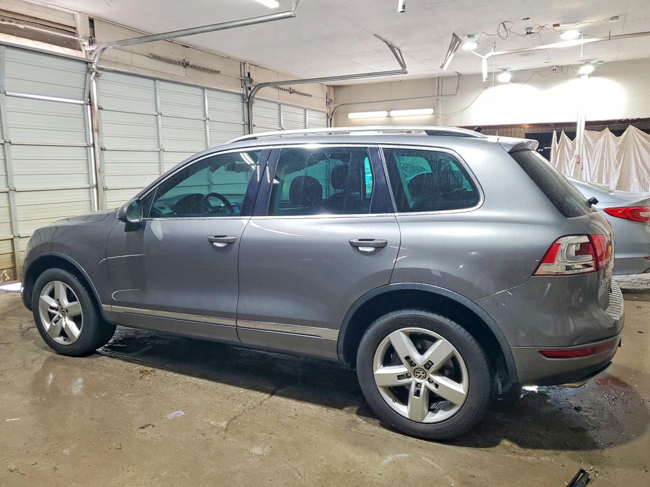 2013 VOLKSWAGEN TOUAREG