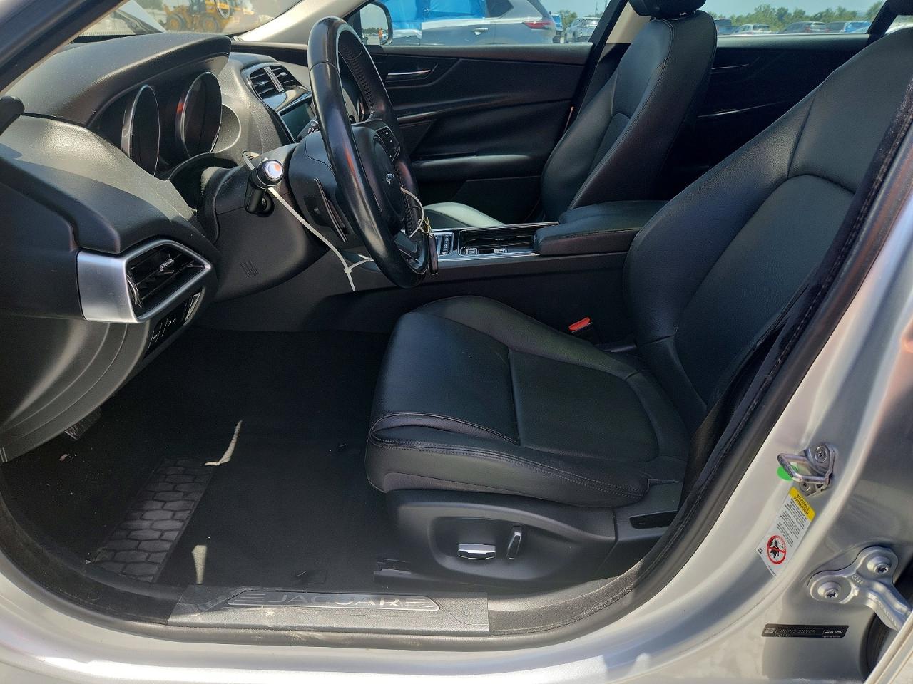 2019 JAGUAR XE