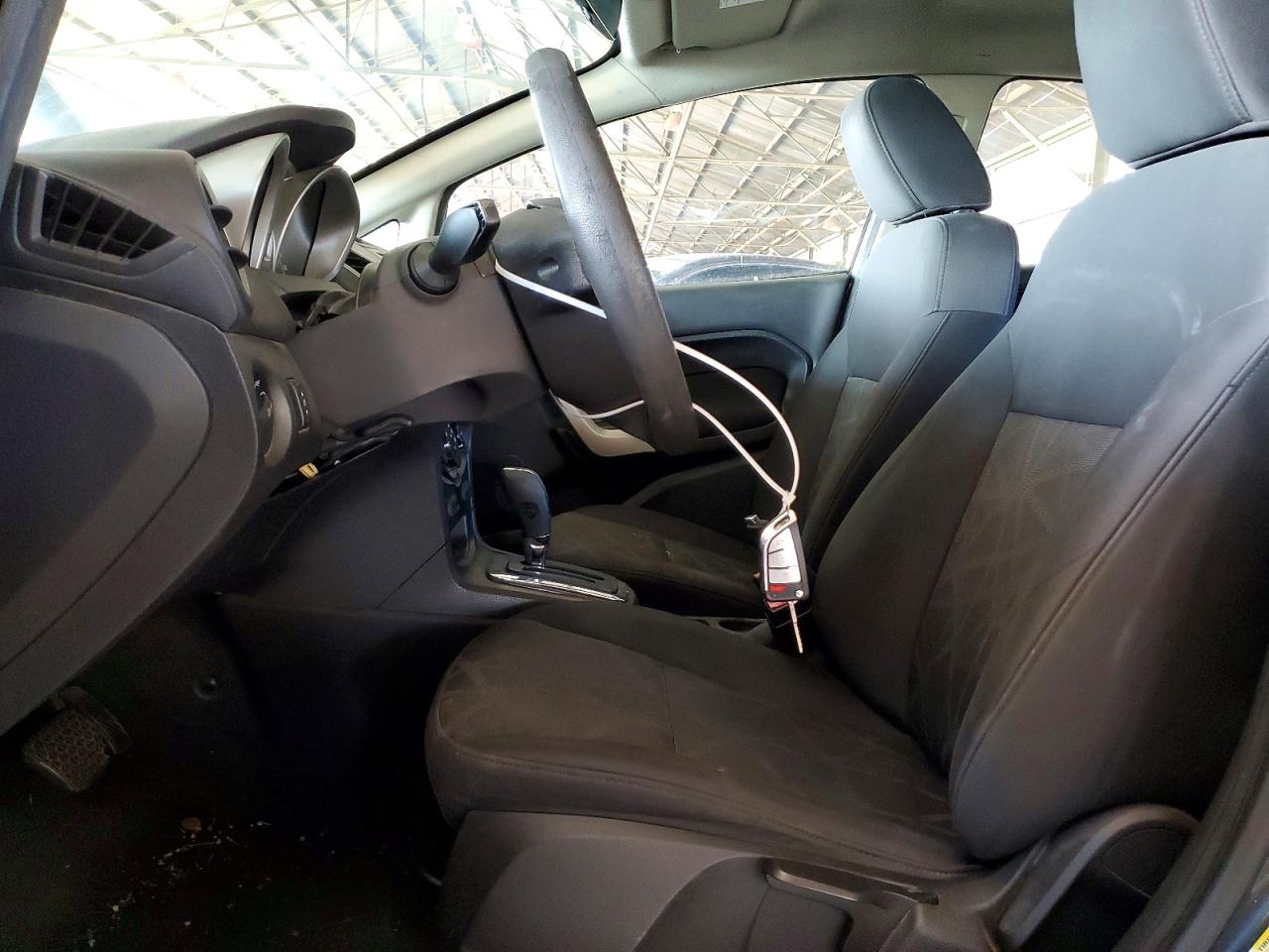 2011 FORD FIESTA