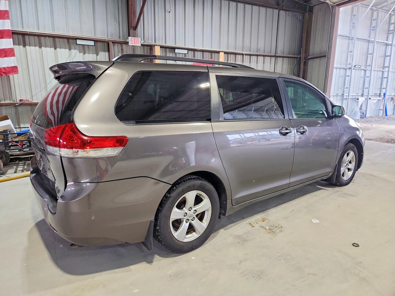 2013 TOYOTA SIENNA