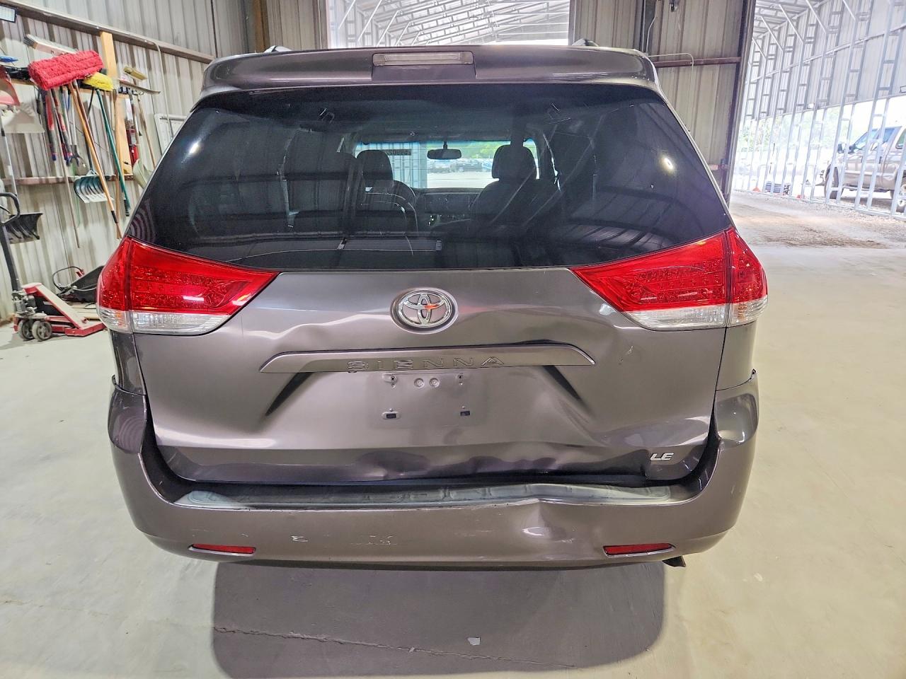 2013 TOYOTA SIENNA