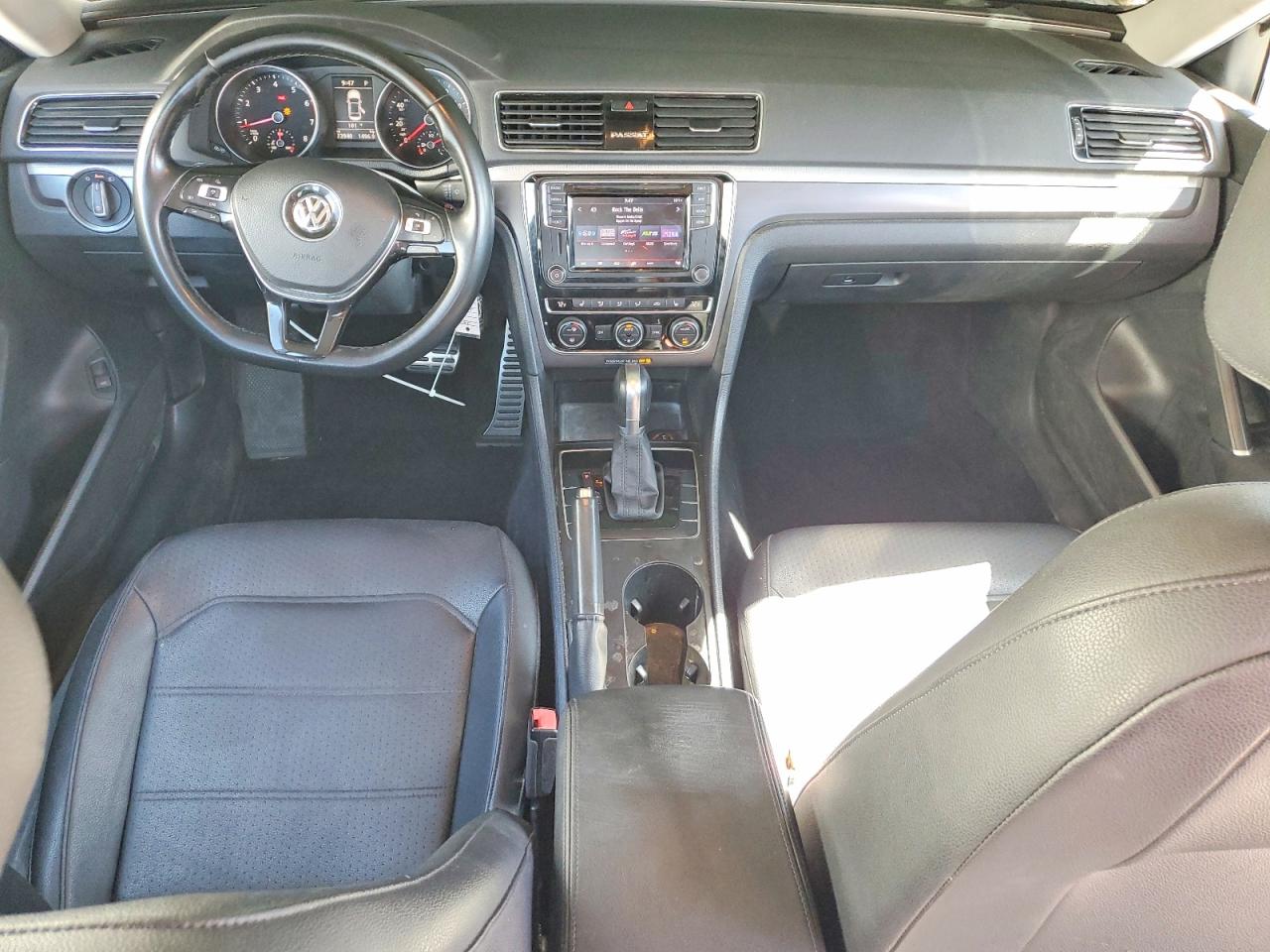 2018 VOLKSWAGEN PASSAT