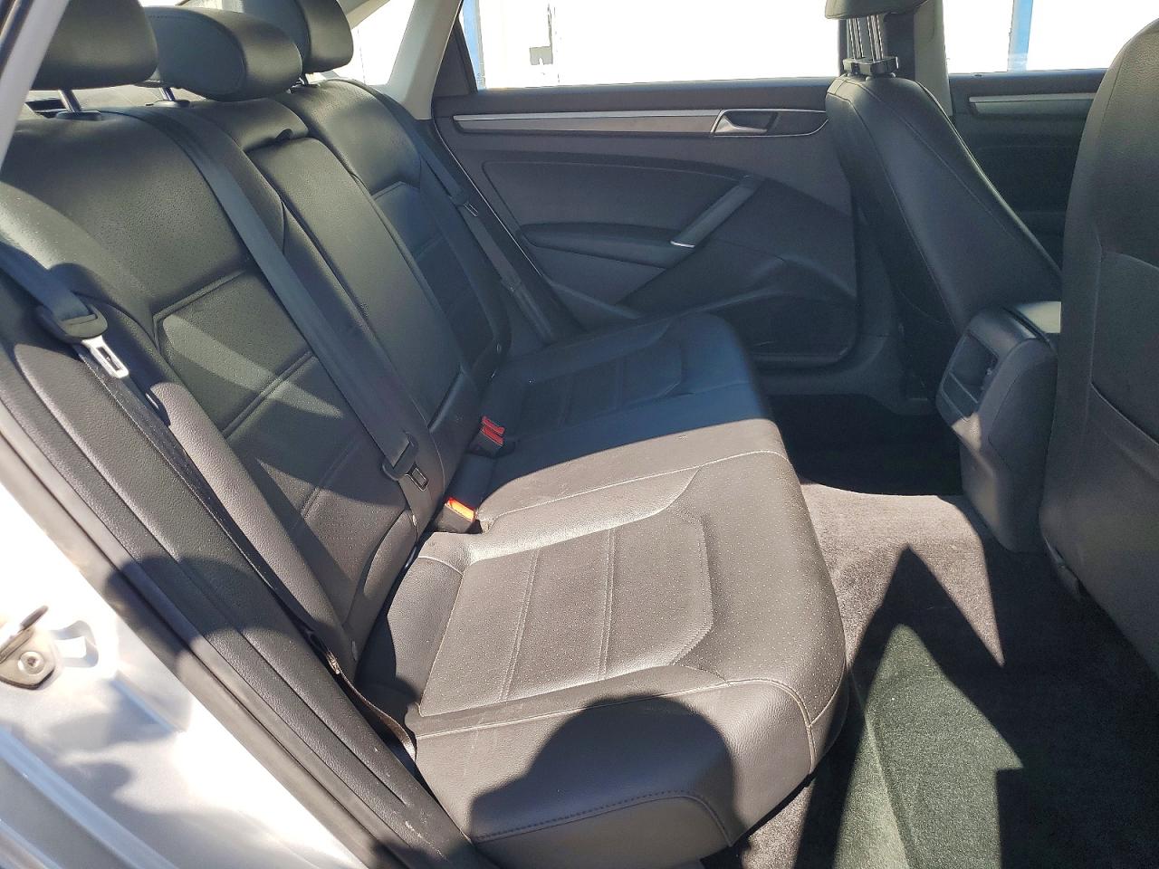 2018 VOLKSWAGEN PASSAT
