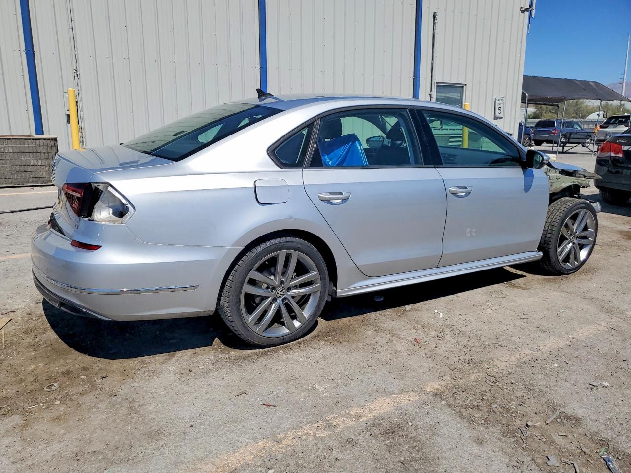2018 VOLKSWAGEN PASSAT