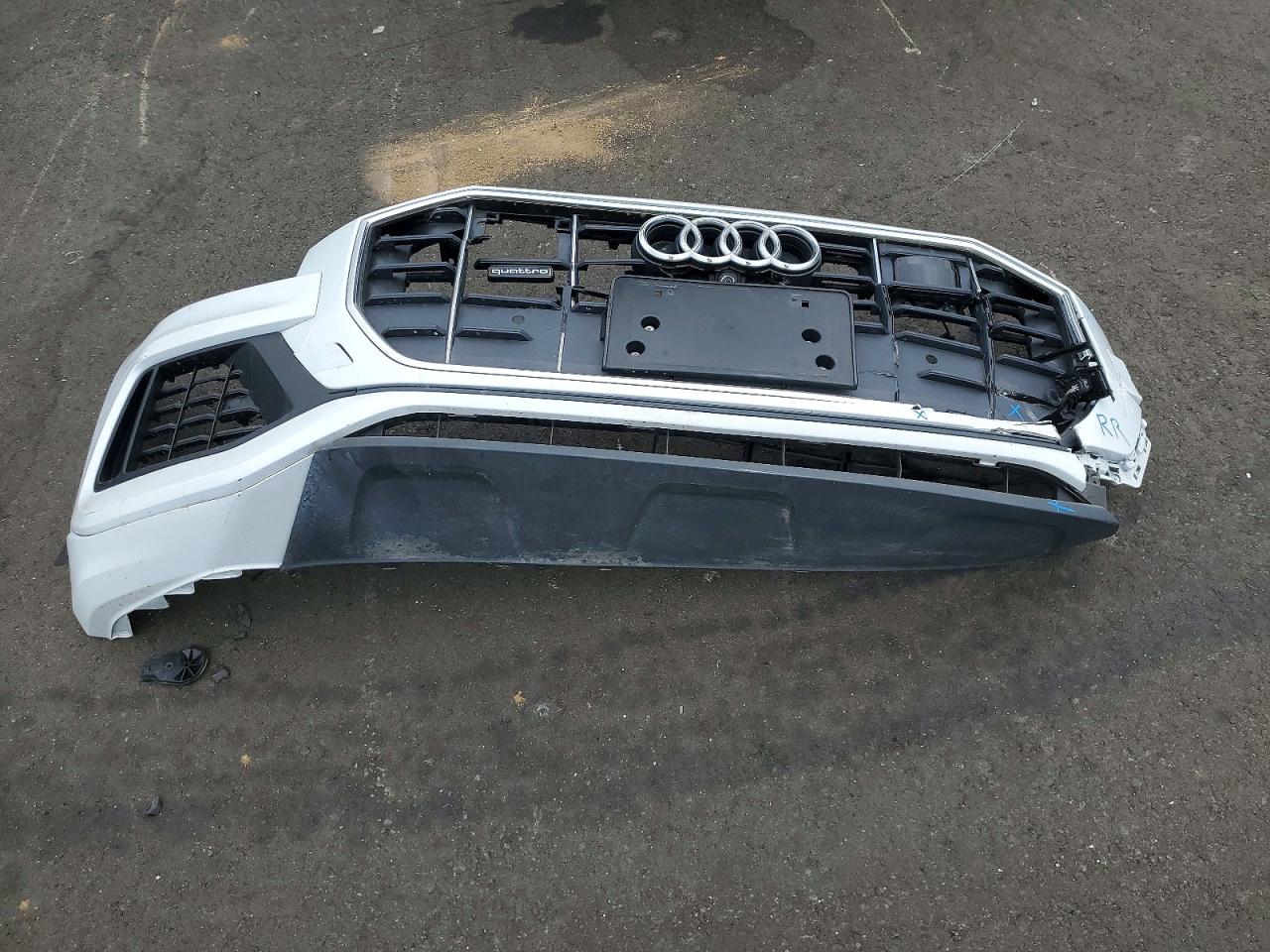 2023 AUDI Q8