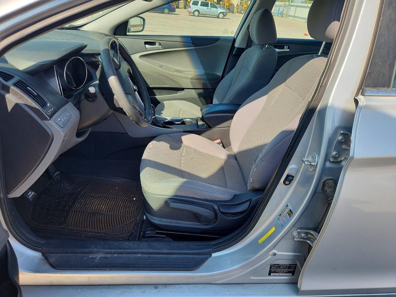 2011 HYUNDAI SONATA