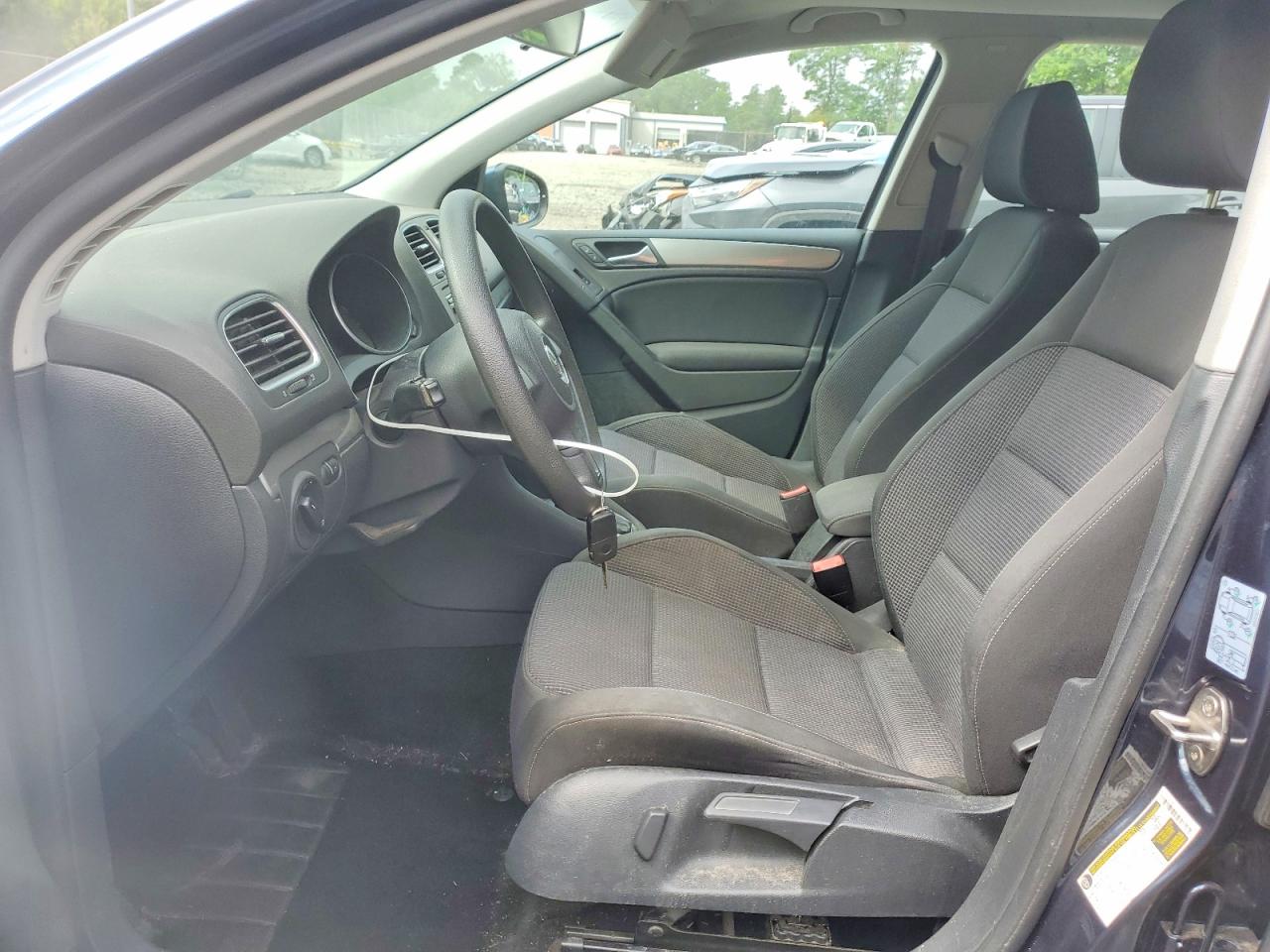 2013 VOLKSWAGEN GOLF