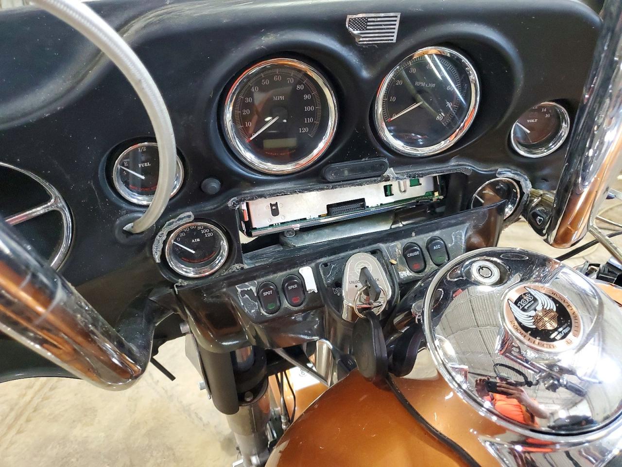 2008 HARLEY-DAVIDSON FLHTCUI 10