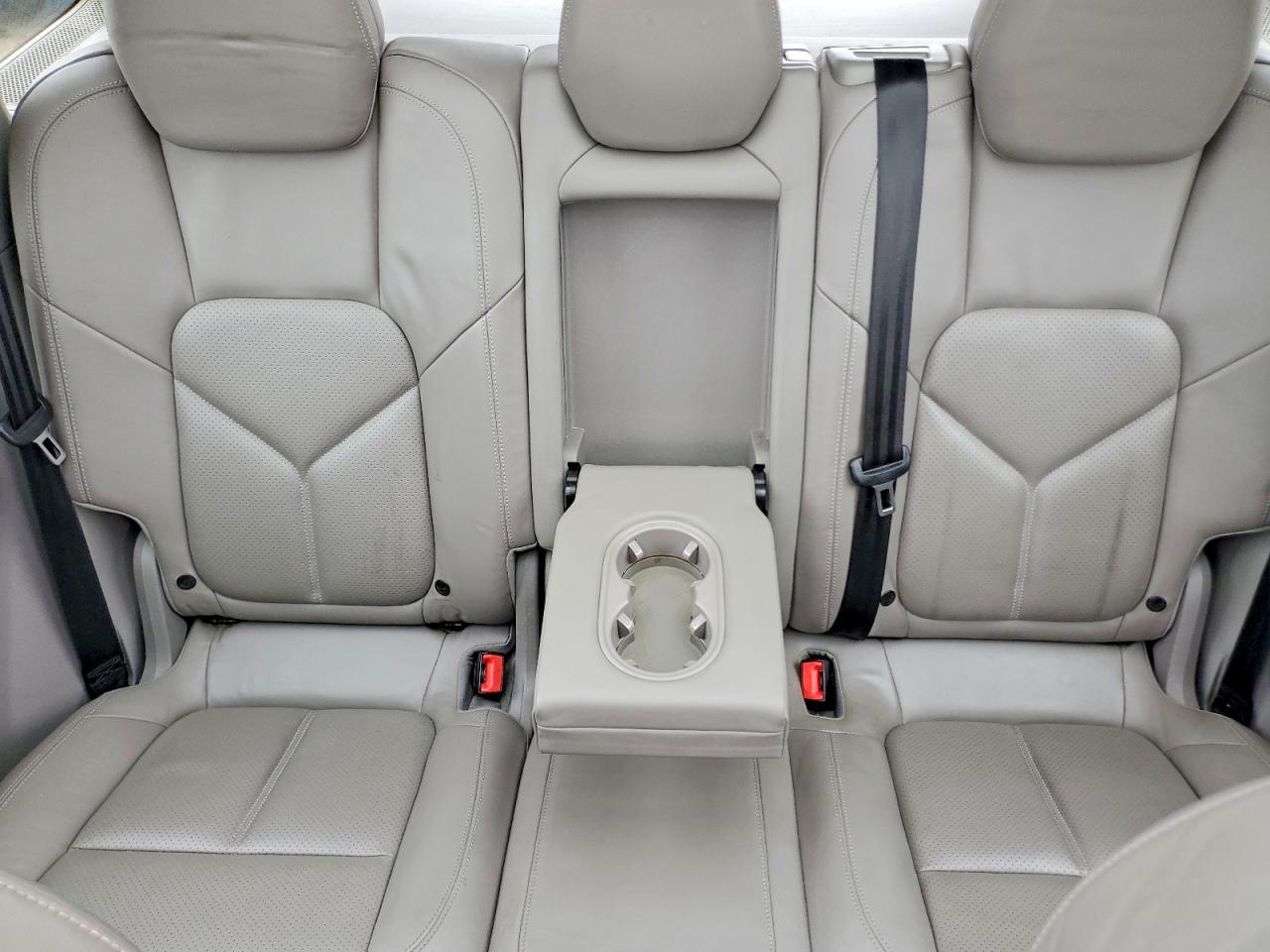 2012 PORSCHE CAYENNE