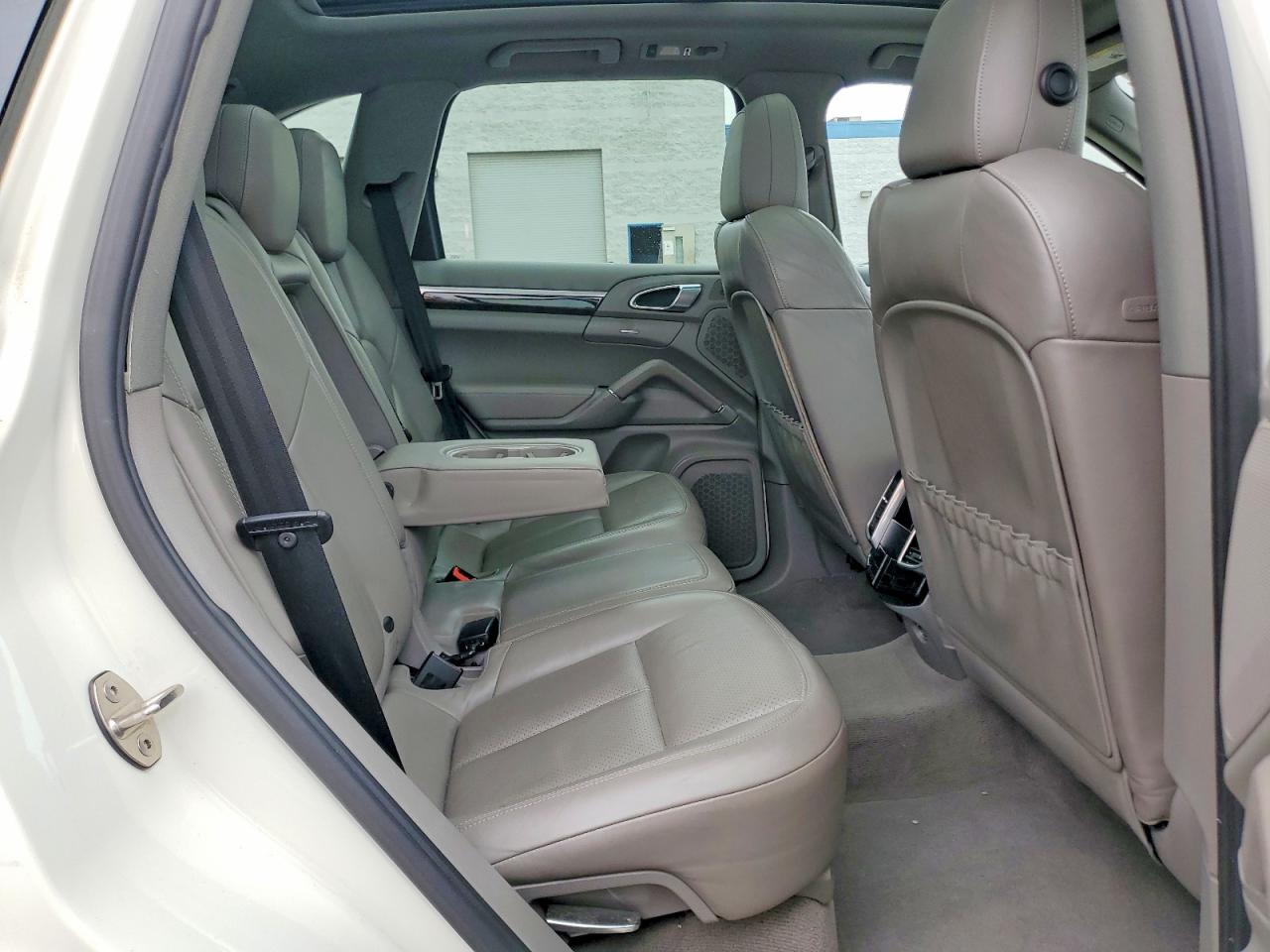 2012 PORSCHE CAYENNE
