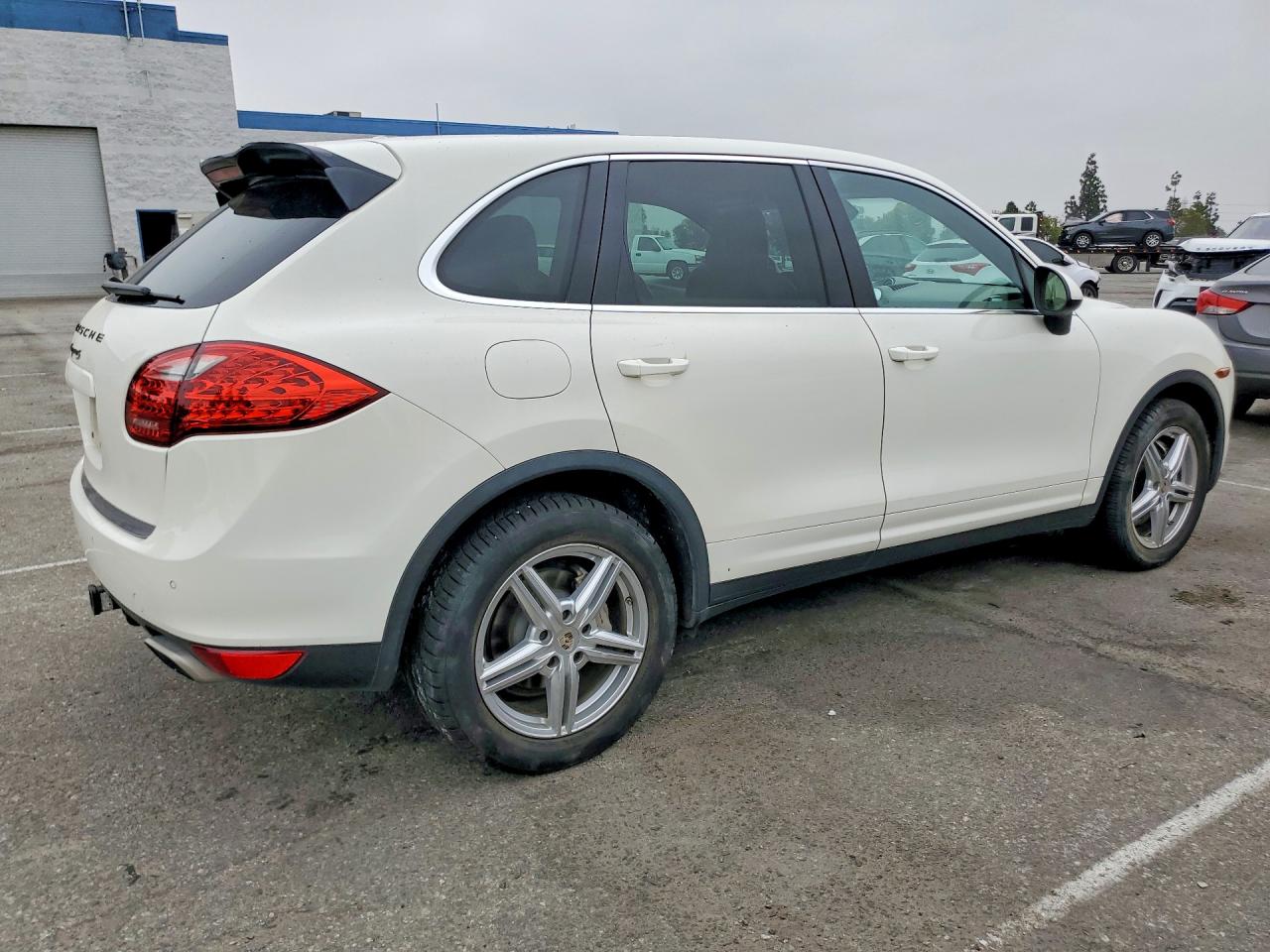 2012 PORSCHE CAYENNE