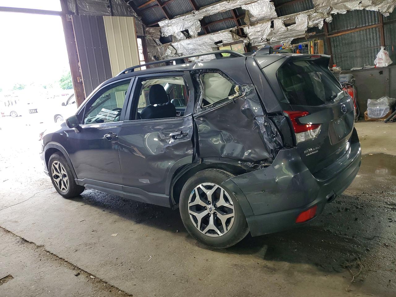 2022 SUBARU FORESTER