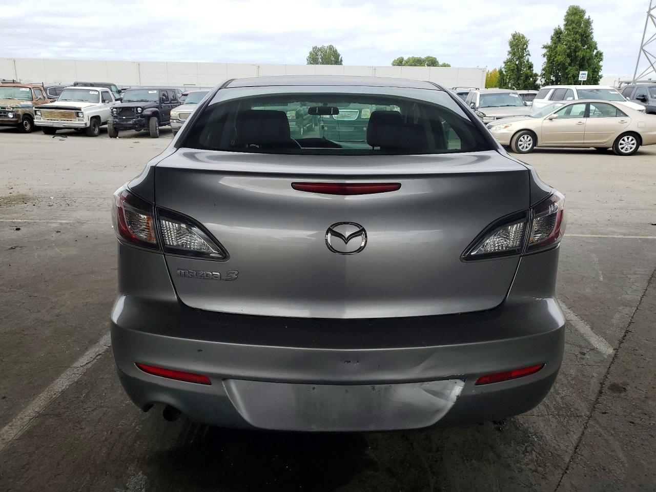 2013 MAZDA 3