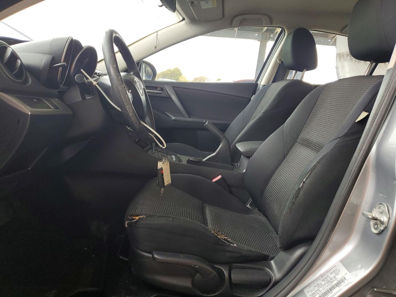 2013 MAZDA 3