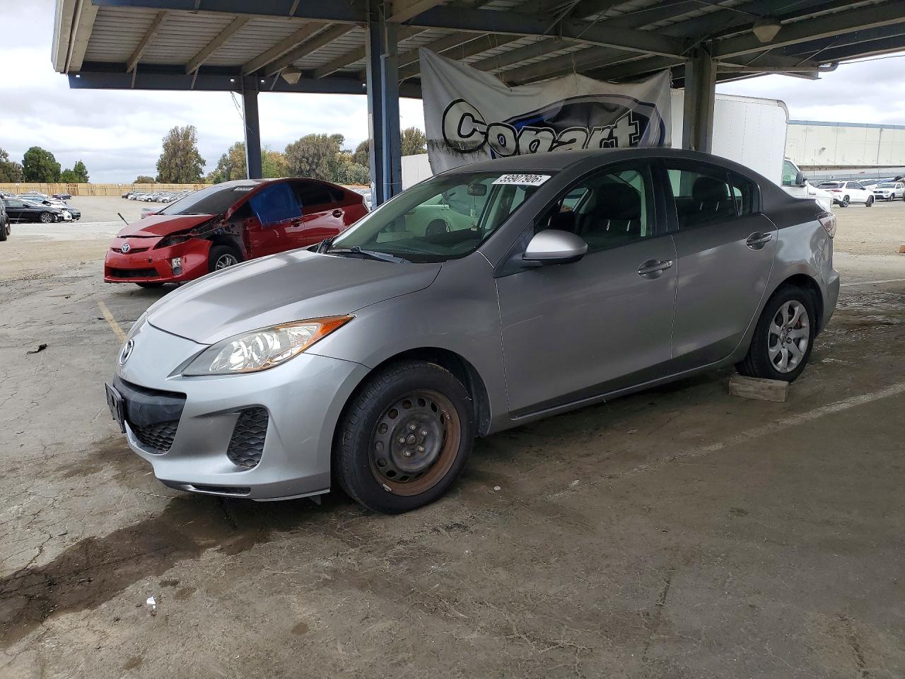 2013 MAZDA 3
