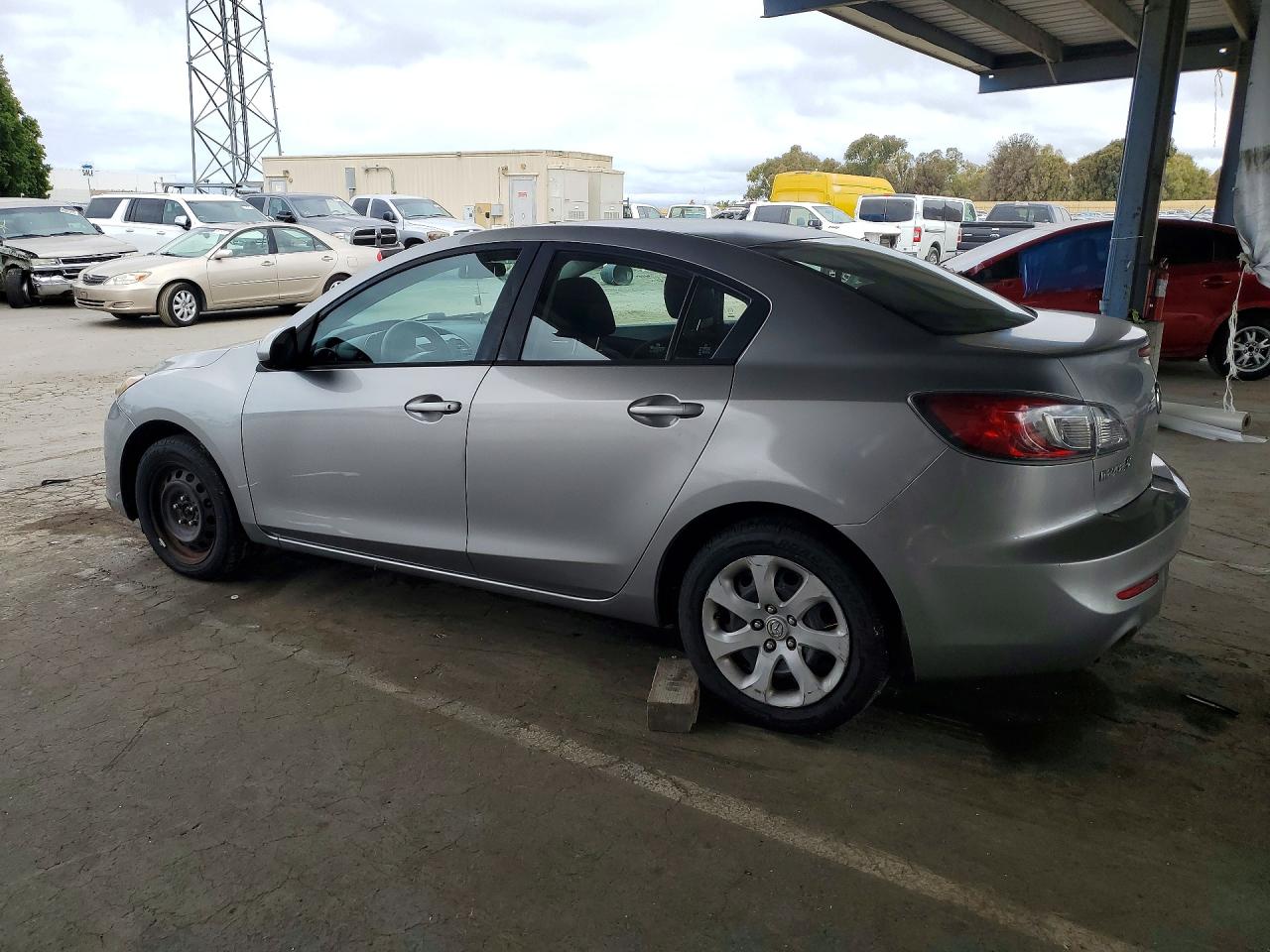 2013 MAZDA 3
