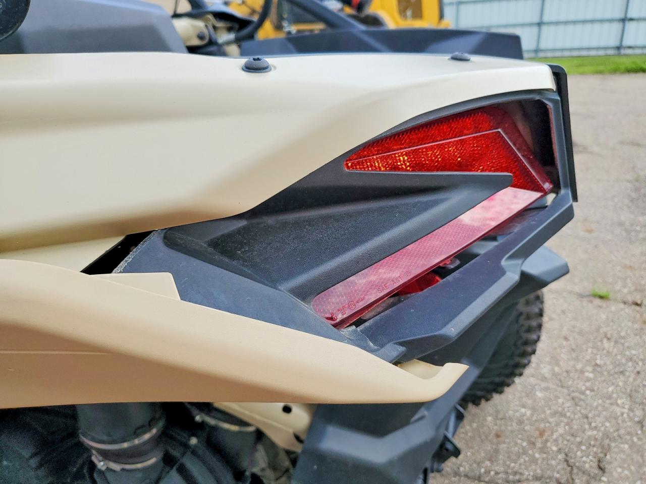 2021 CAN-AM SIDEBYSIDE