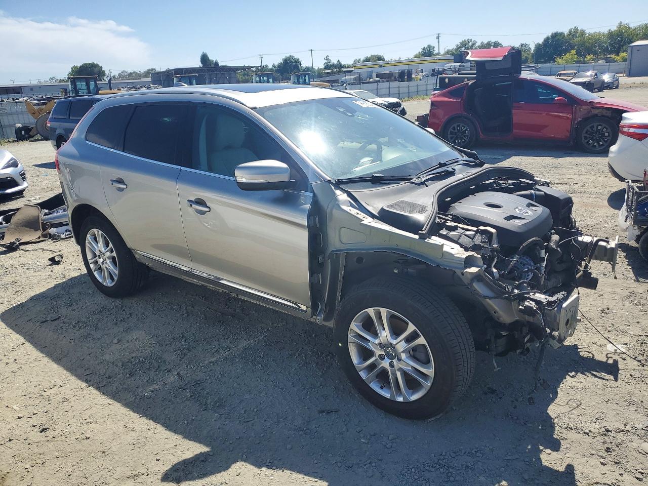 2015 VOLVO XC60
