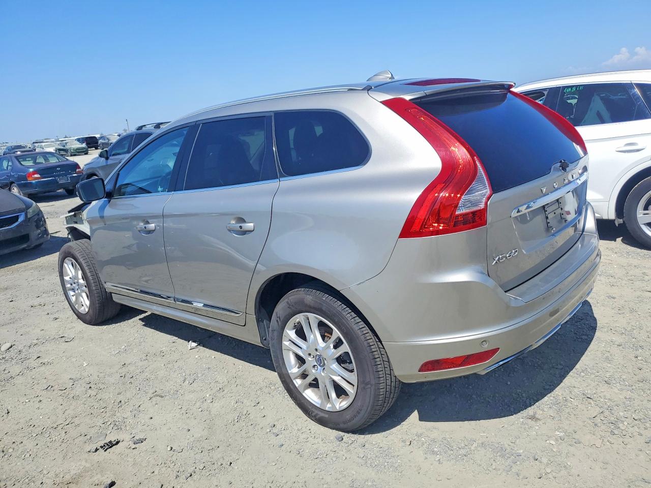 2015 VOLVO XC60