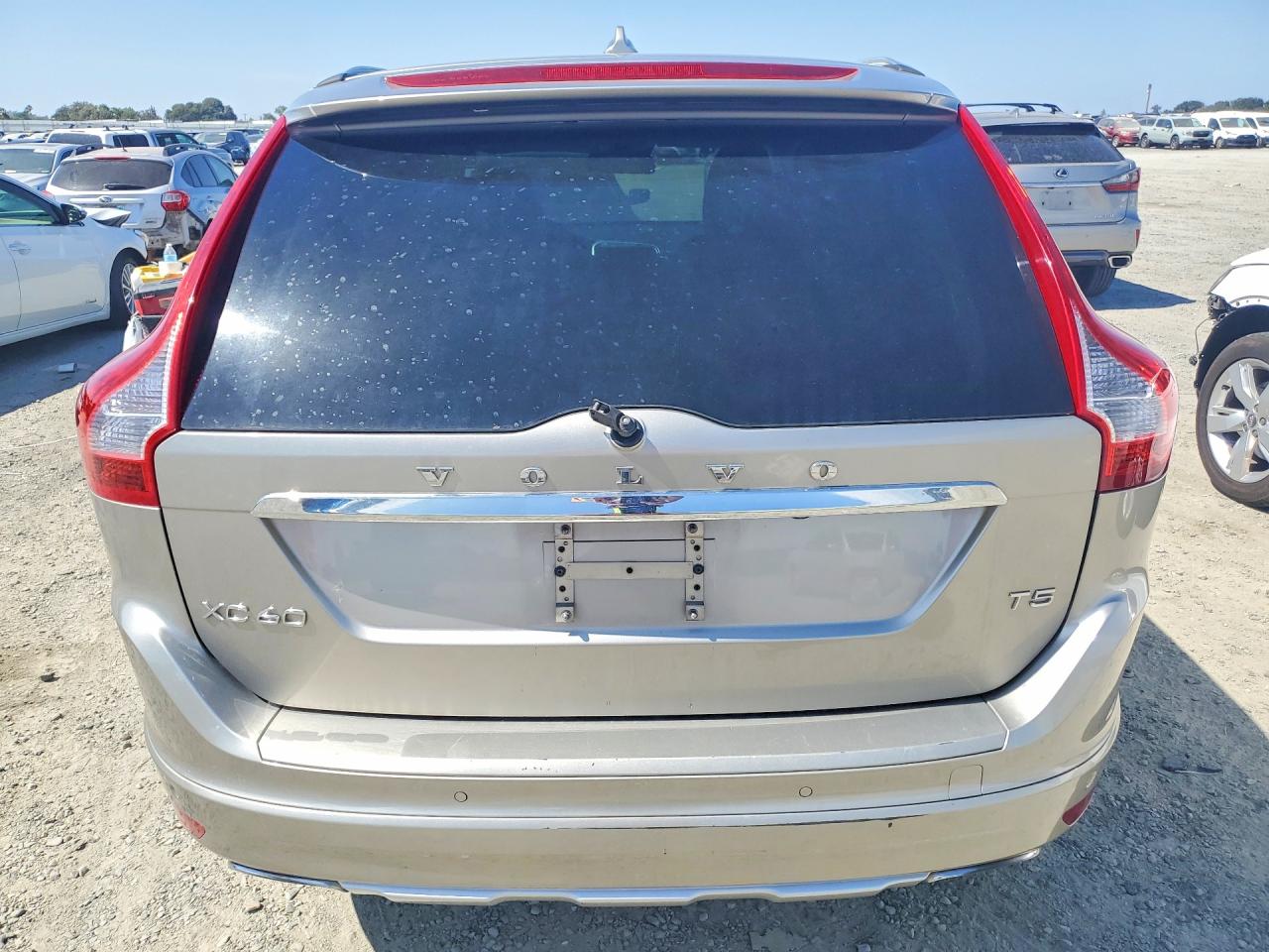 2015 VOLVO XC60