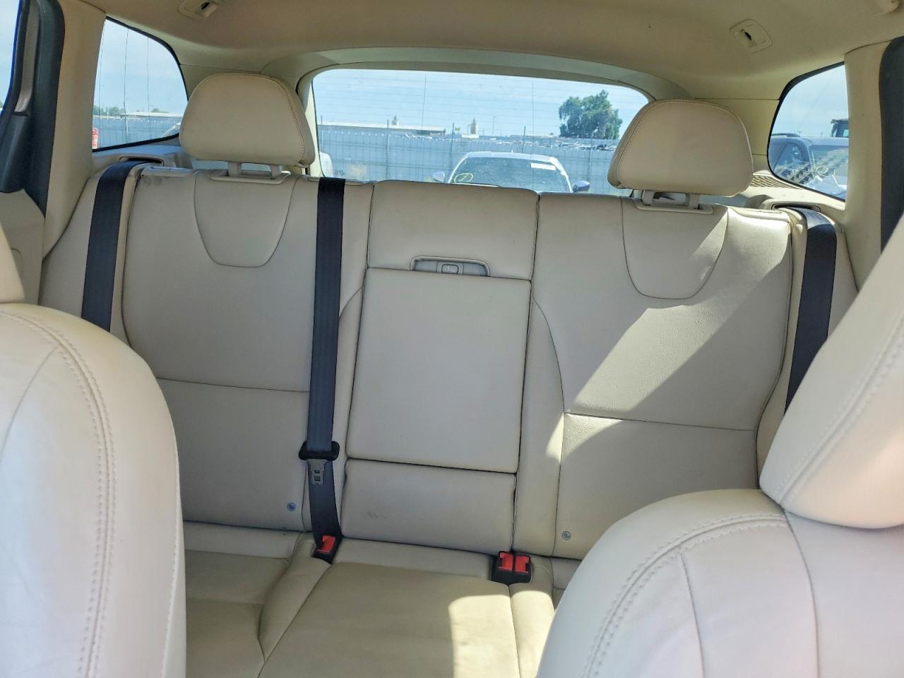 2015 VOLVO XC60