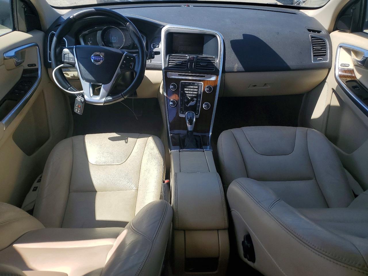 2015 VOLVO XC60