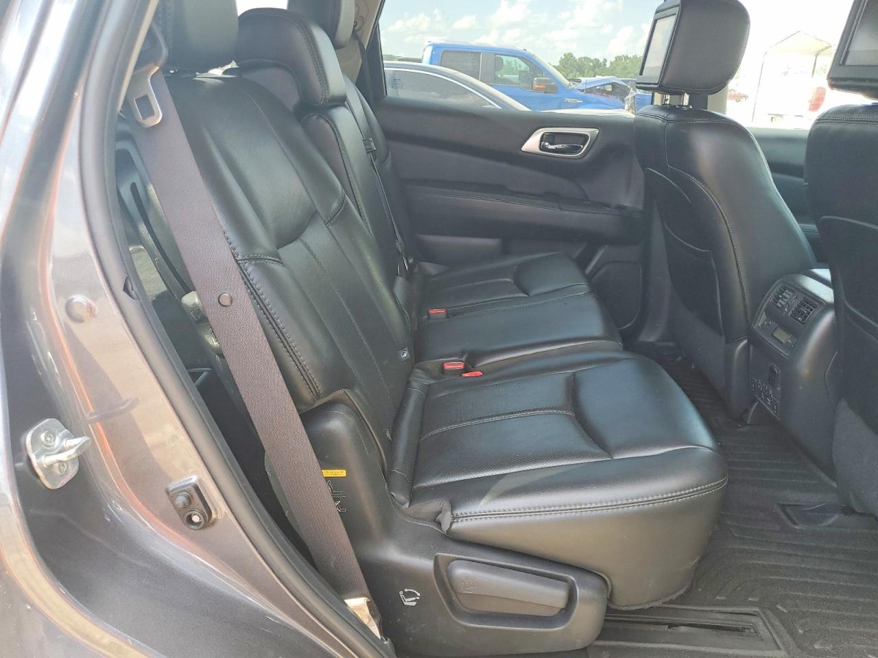 2017 NISSAN PATHFINDER