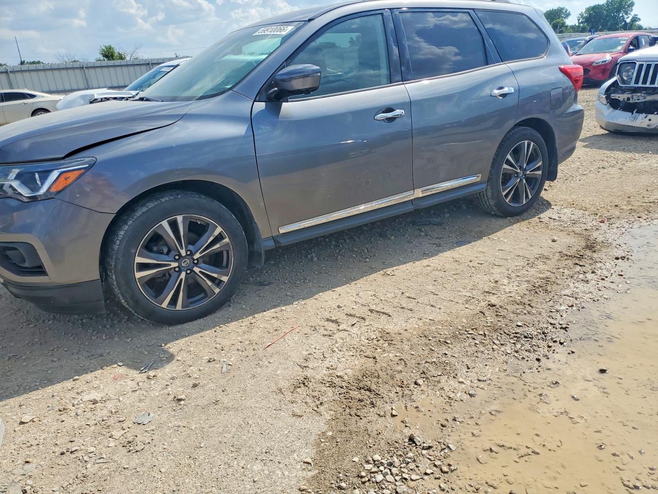 2017 NISSAN PATHFINDER