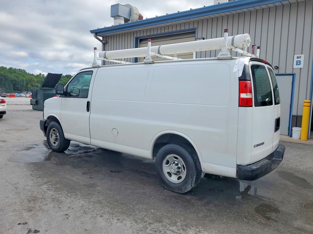 2017 CHEVROLET EXPRESS