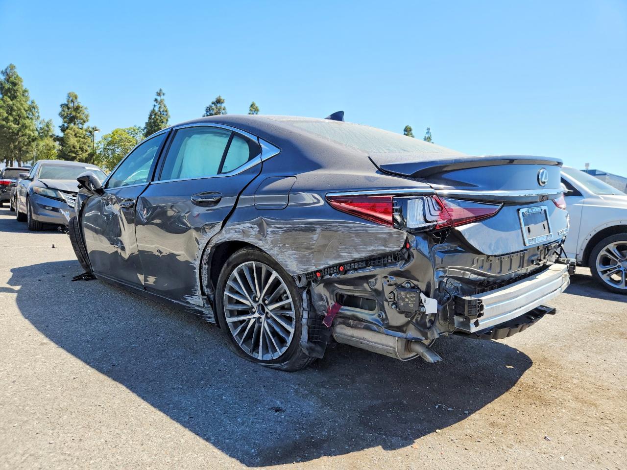 2025 LEXUS ES300