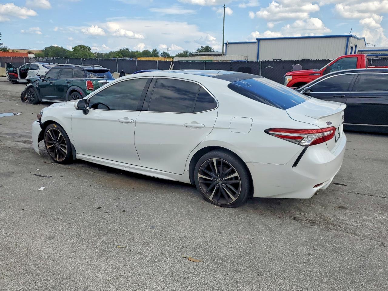 2018 TOYOTA CAMRY