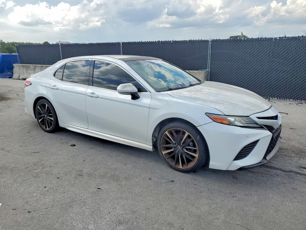 2018 TOYOTA CAMRY