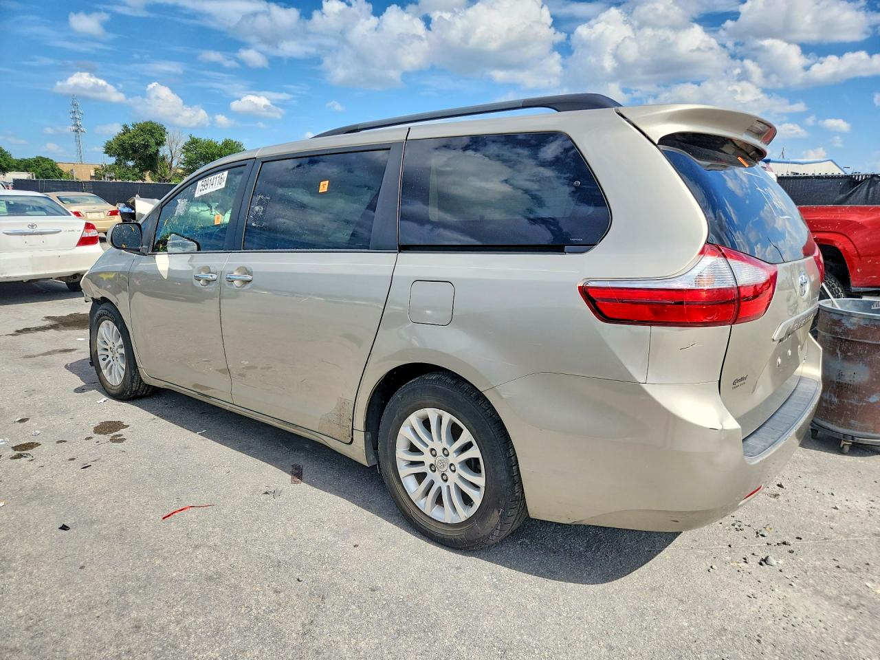 2015 TOYOTA SIENNA