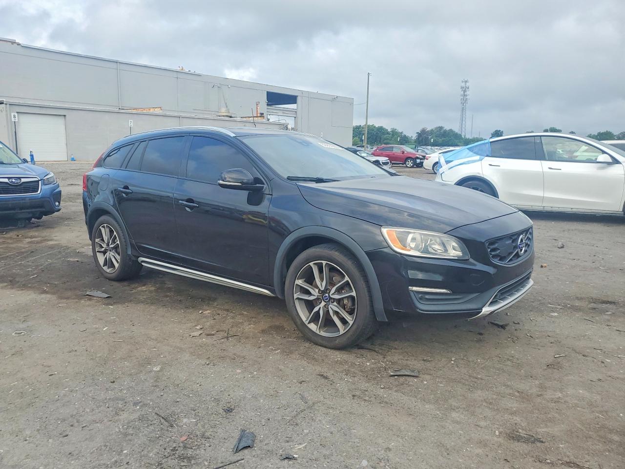 2016 VOLVO V60