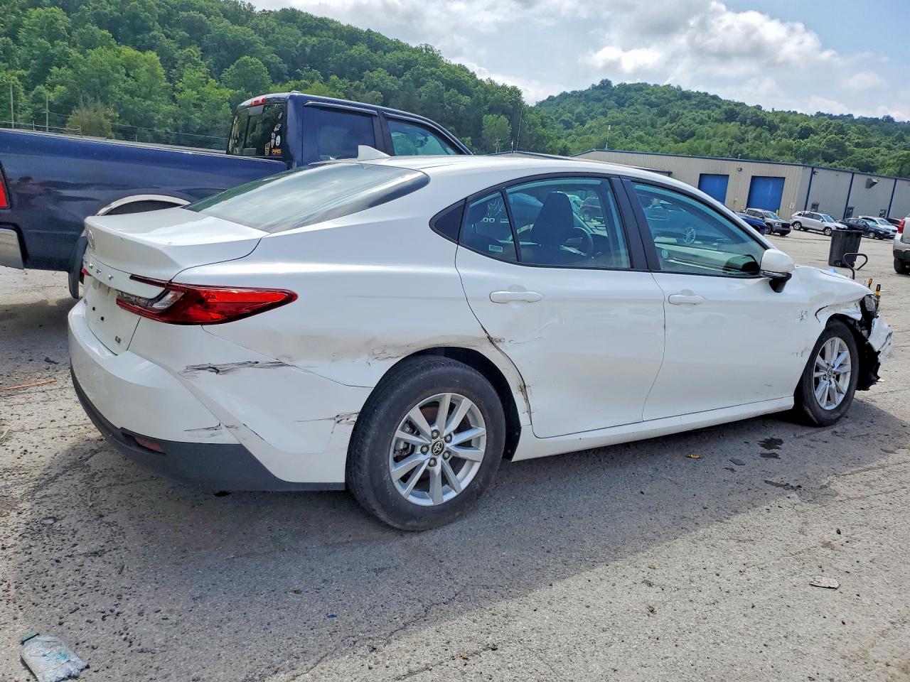 2025 TOYOTA CAMRY