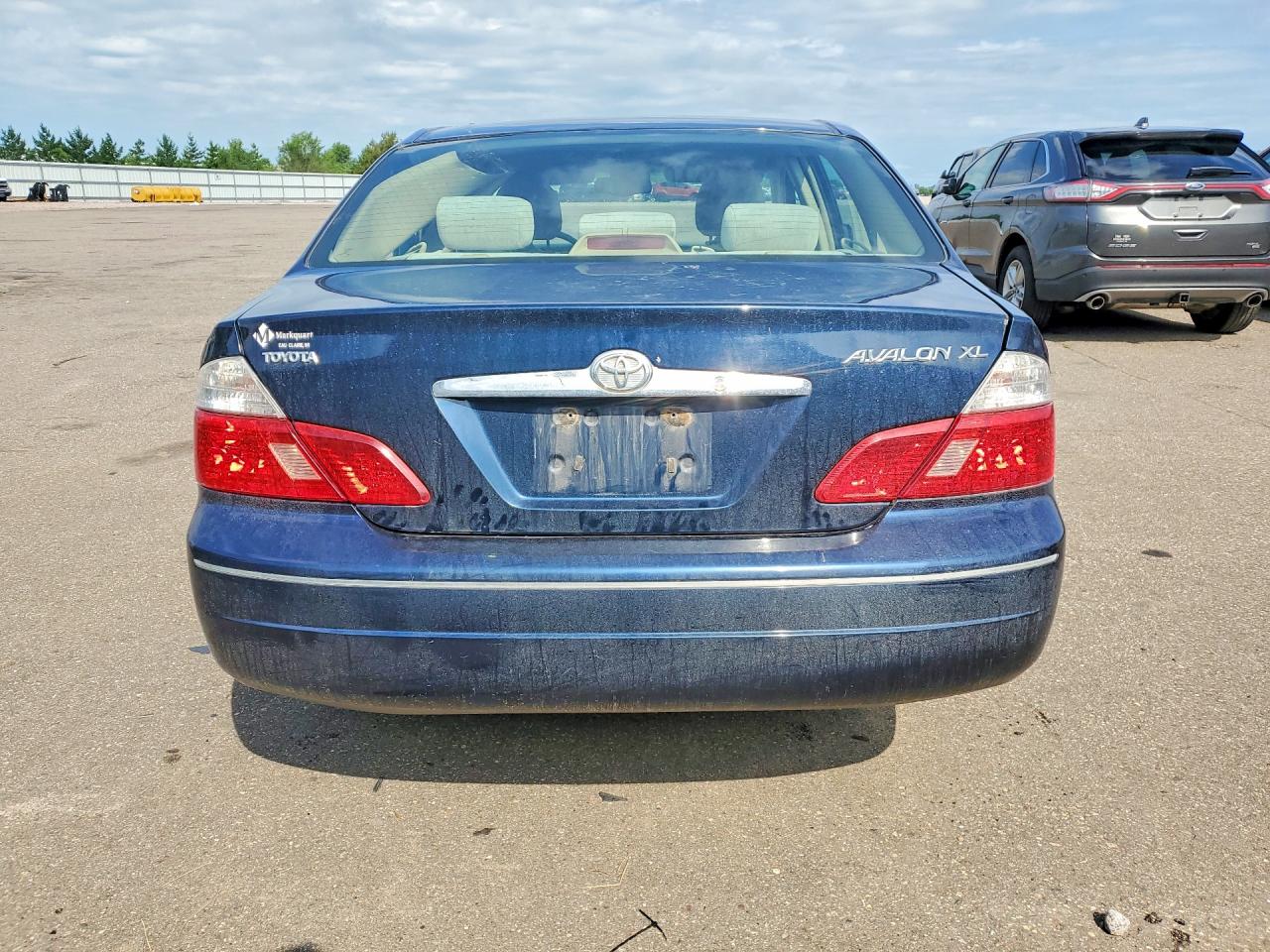 2003 TOYOTA AVALON