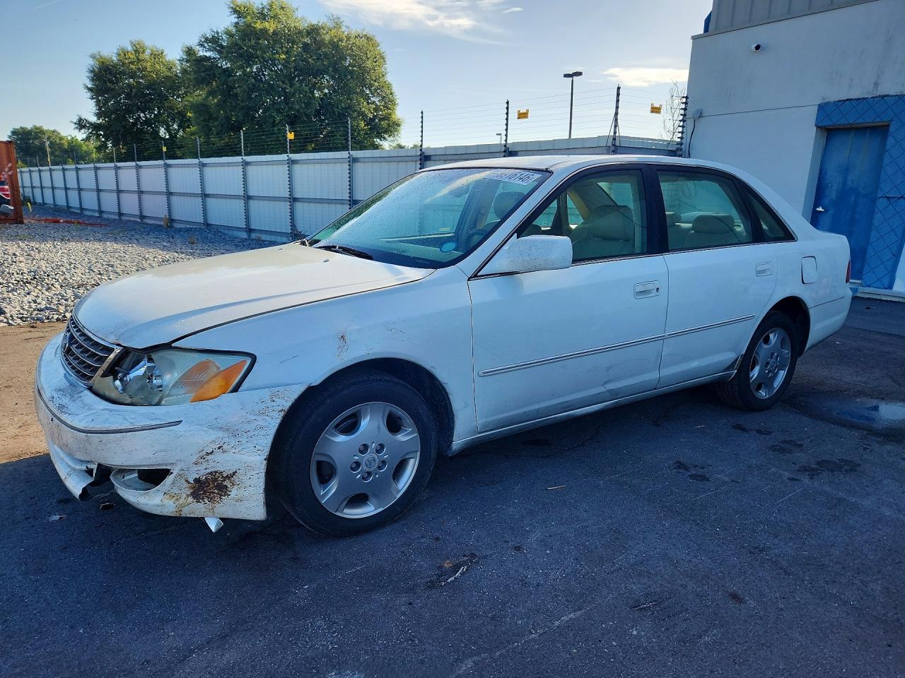 2004 TOYOTA AVALON