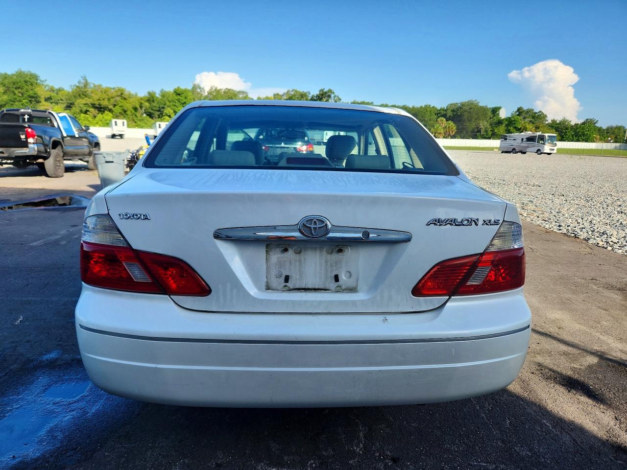 2004 TOYOTA AVALON