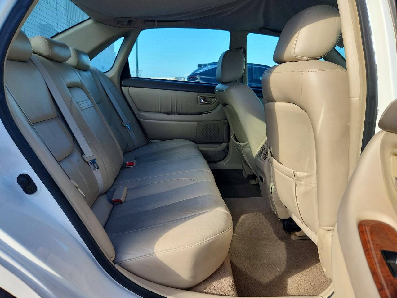 2004 TOYOTA AVALON