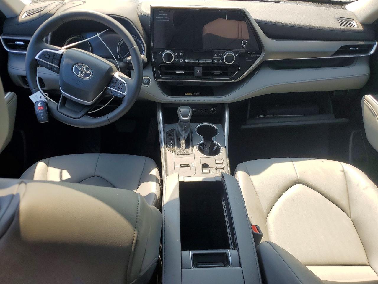 2025 TOYOTA HIGHLANDER