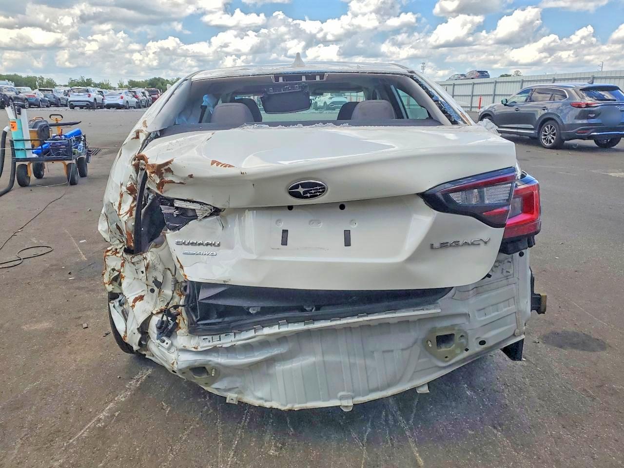 2023 SUBARU LEGACY