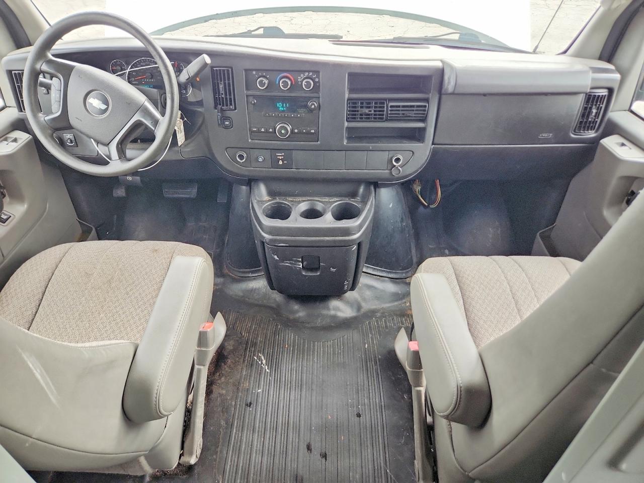 2011 CHEVROLET EXPRESS