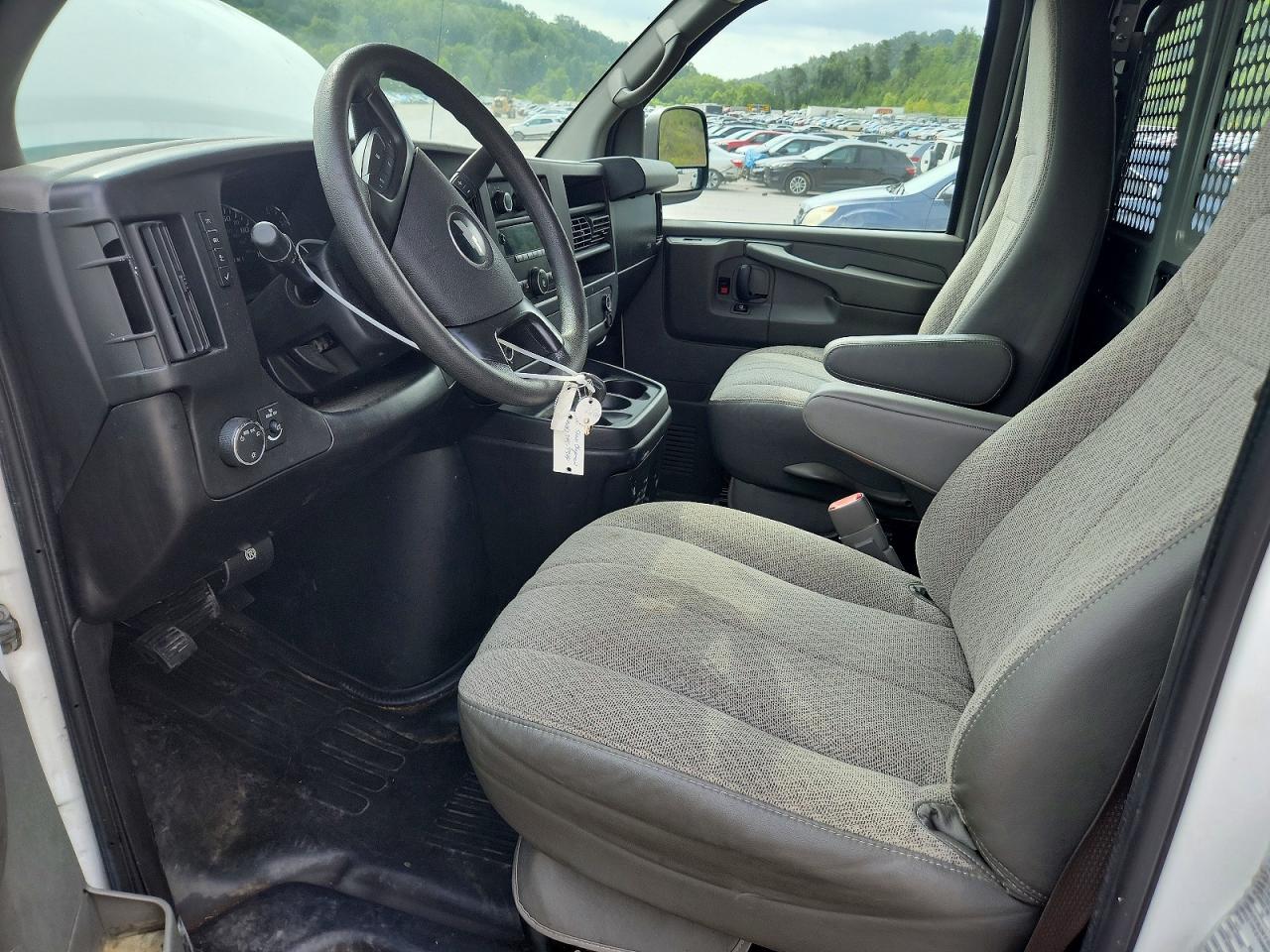 2011 CHEVROLET EXPRESS