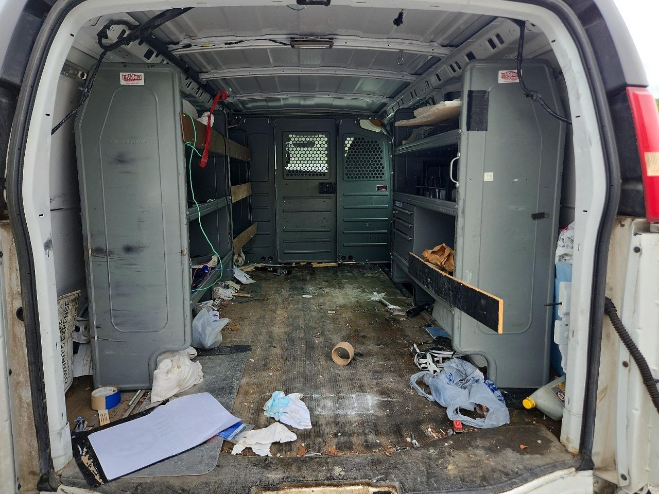 2011 CHEVROLET EXPRESS