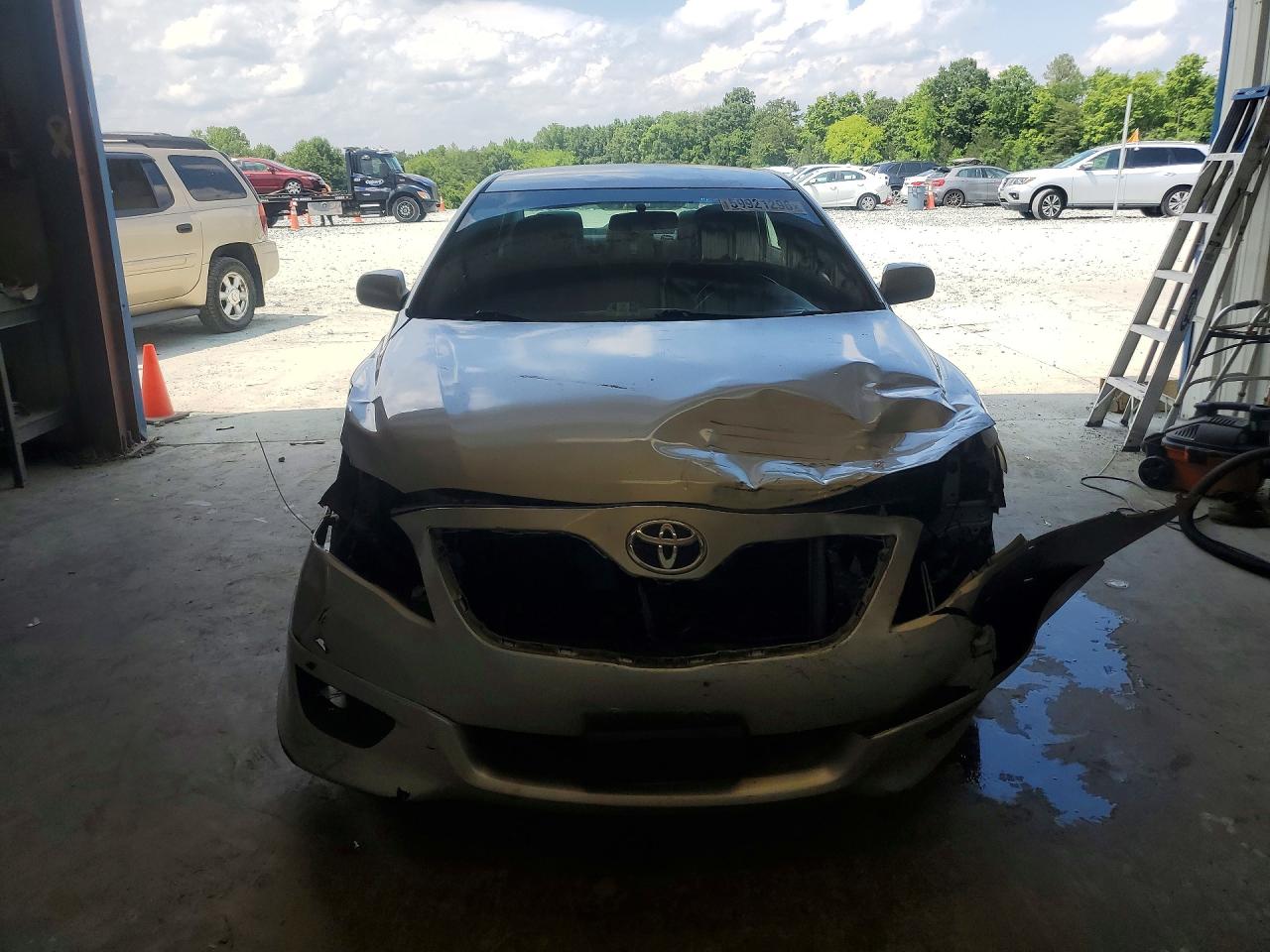 2011 TOYOTA CAMRY