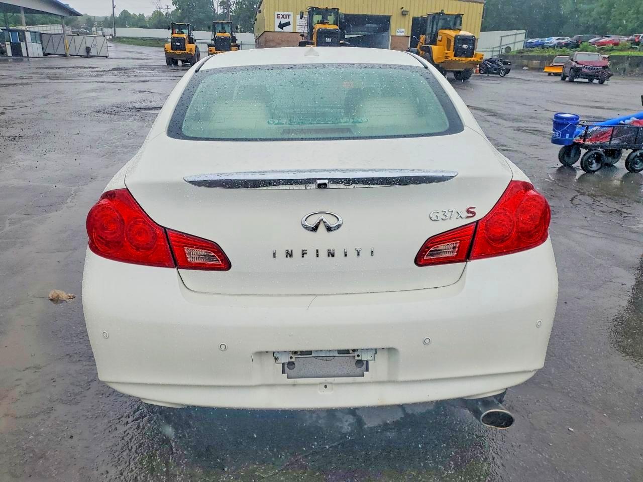 2010 INFINITI G37