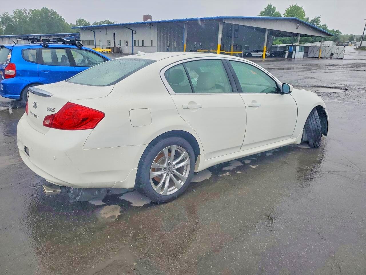 2010 INFINITI G37